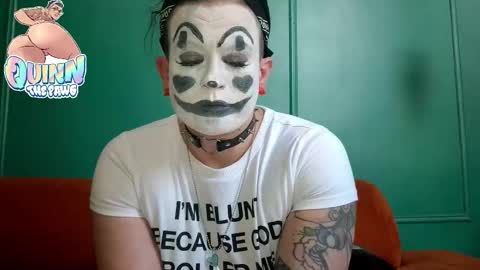 Snapshot of quinnofspades chatting on 10.31.25 quinnofspades online show from 10.31.25