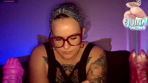 Snapshot of quinnofspades chatting on 11.17.25 quinnofspades online show from 11.17.25