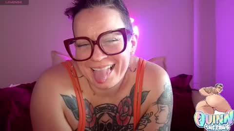 Snapshot of quinnofspades chatting on 11.17.25 quinnofspades online show from 11.17.25