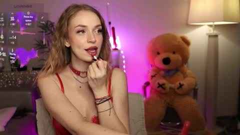 Nova Hollis online show from 02.20.26