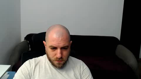 Snapshot of r0bila chatting on 10.12.25 R0bila online show from 10.12.25