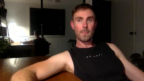 Snapshot of r3ve_ chatting on 02.04.26 T online show from 02.04.26