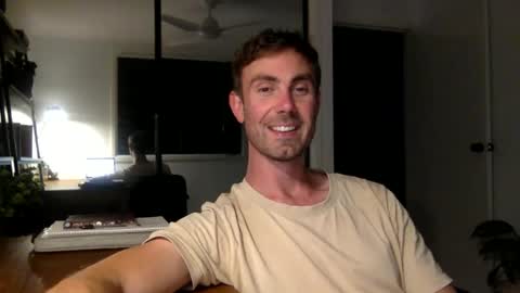 Snapshot of r3ve_ chatting on 02.13.26 T online show from 02.13.26