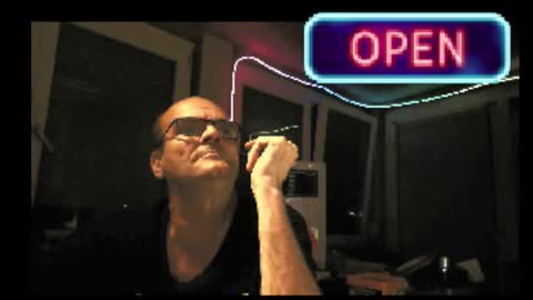 Snapshot of r_2d2_ chatting on 10.14.25 dj mike online show from 10.14.25