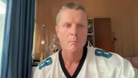 Snapshot of rabbit_eyes69 chatting on 11.16.25 rabbit_eyes69 online show from 11.16.25