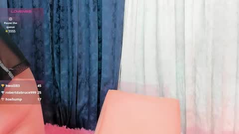 Snapshot of rachel_dubois chatting on 03.10.25 Rachel online show from 03.10.25