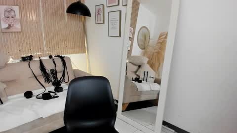 RACHEL ES online show from 11.19.25