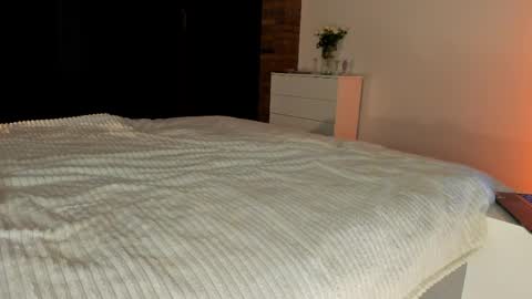 Sherryl online show from 04.04.26