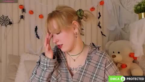 Snapshot of rachelcaart chatting on 10.21.25 Ray online show from 10.21.25