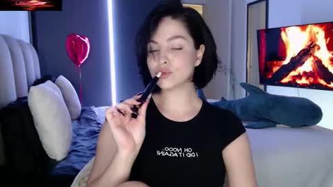 Snapshot of rachelcamp chatting on 10.30.25 Call me Miss. online show from 10.30.25