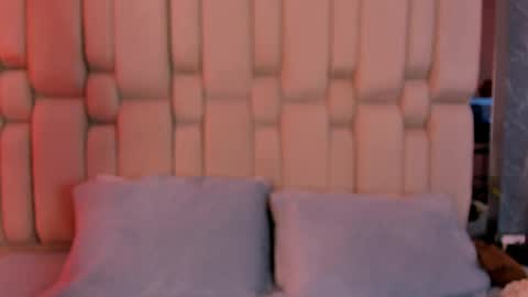 Radiant Naomi online show from 04.15.26