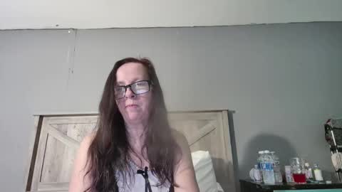 Snapshot of radiantpeachgoddess chatting on 02.15.25 Radiant Peach Goddess online show from 02.15.25