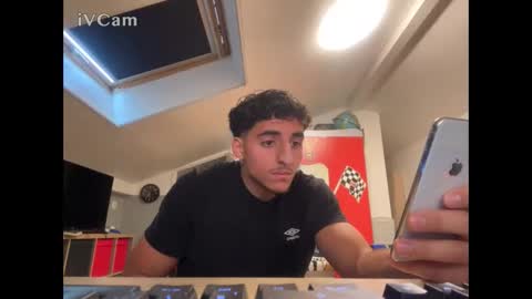 Snapshot of raes69 chatting on 12.02.25 raes online show from 12.02.25