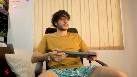 R A F A E L online show from 12.17.25