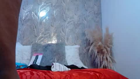 raichellcooper1 online show from 12.16.25