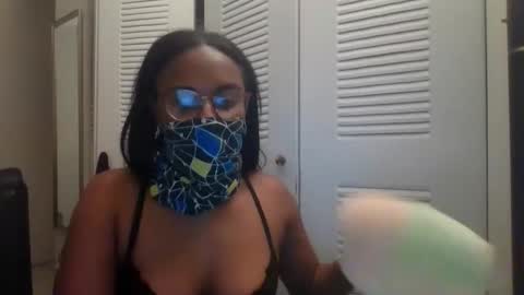 Snapshot of raii8092 chatting on 10.23.25 raii8092 online show from 10.23.25