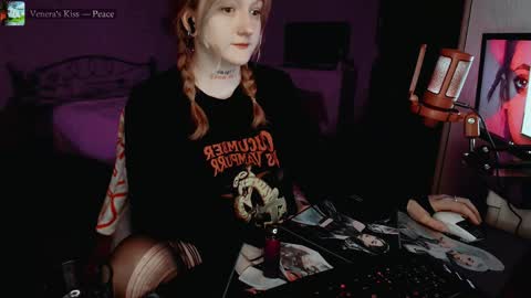 Snapshot of raiingurl chatting on 06.05.26 Kate online show from 06.05.26