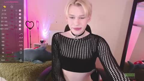 Snapshot of rainbow__salt chatting on 01.04.25 Mike online show from 01.04.25
