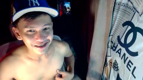 Snapshot of ralfhuge24 chatting on 06.19.26 ralfhuge24 online show from 06.19.26