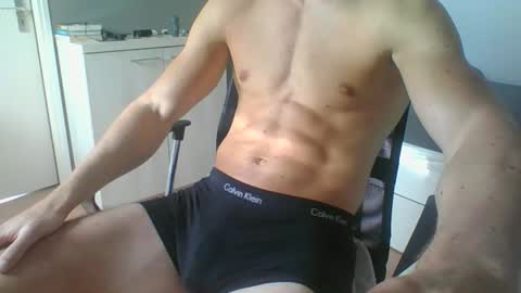 Snapshot of ramonjoosse2001 chatting on 05.14.26 ramonjoosse2001 online show from 05.14.26