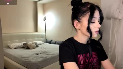 Snapshot of randiburt_ chatting on 02.03.26 Luna online show from 02.03.26