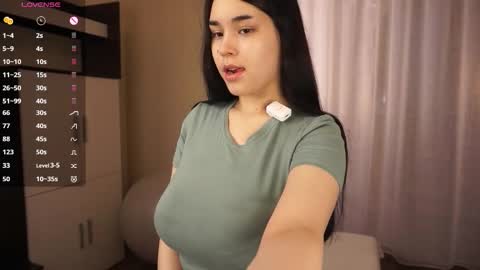 Snapshot of randichaplin chatting on 02.01.26 Vilda online show from 02.01.26