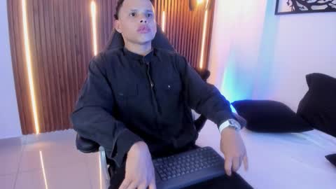 raphael_thomas online show from 10.29.25