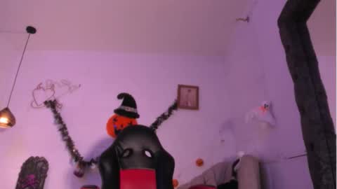 Raquel online show from 10.30.25