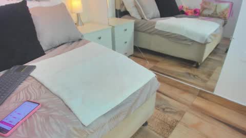 Raquel Moore  online show from 02.03.26