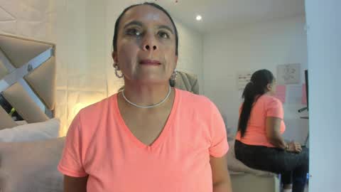 Raquel Moore  online show from 03.08.26