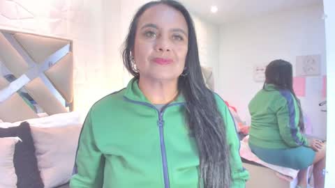 Raquel Moore  online show from 03.23.26