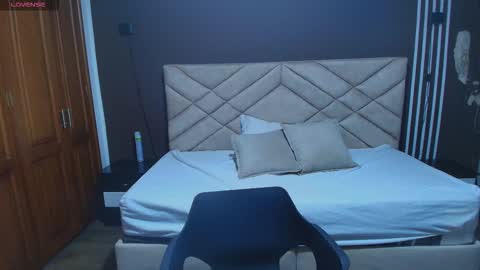 Raquel online show from 11.21.25