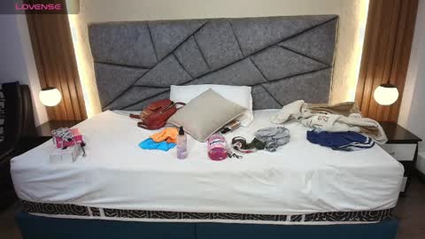 Raquel online show from 04.08.26