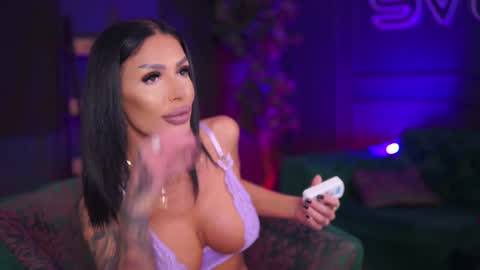 Raquelle online show from 02.01.25