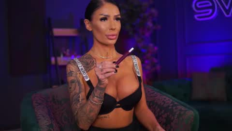 Raquelle online show from 02.09.25