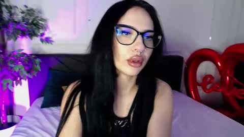 Raven Foxxy online show from 03.04.26