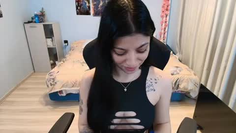 raven_haired_goddess online show from 04.15.26