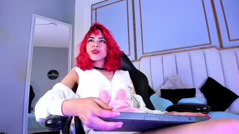 Snapshot of raven_jade_ chatting on 01.28.25 raven_jade_ online show from 01.28.25
