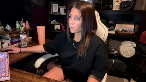 Snapshot of raven_ravish chatting on 03.11.25 raven_ravish online show from 03.11.25