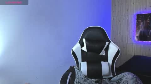 Snapshot of raven_rouge chatting on 02.08.26 gata online show from 02.08.26