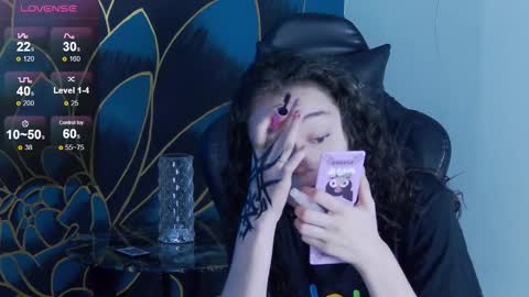 Snapshot of ravennmoonn chatting on 09.11.25 Raven online show from 09.11.25