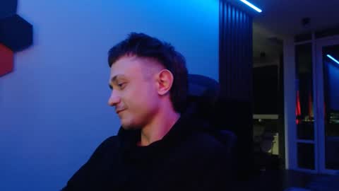 Snapshot of ravine_doleg chatting on 10.11.25 Alex Nash online show from 10.11.25