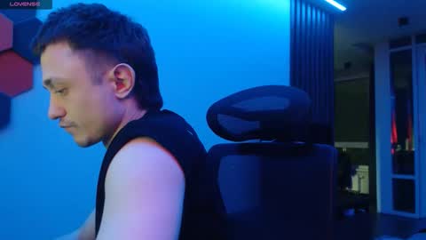 Snapshot of ravine_doleg chatting on 11.05.25 Alex Nash online show from 11.05.25