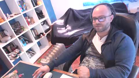 ravingr3d3 online show from 02.26.25