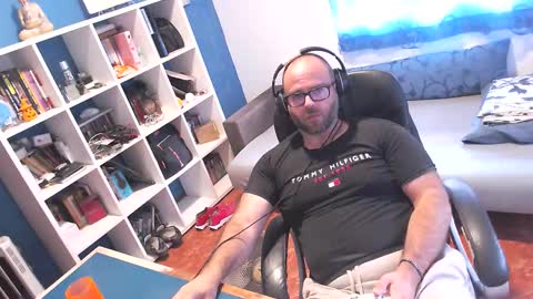 ravingr3d3 online show from 09.21.25