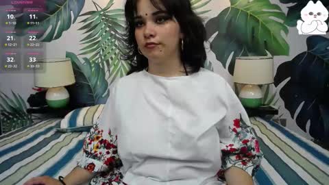 Snapshot of rawiyazulaija chatting on 10.11.25 RawI yazulaija online show from 10.11.25