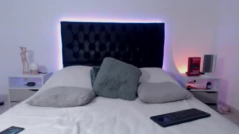 Ray online show from 11.18.25