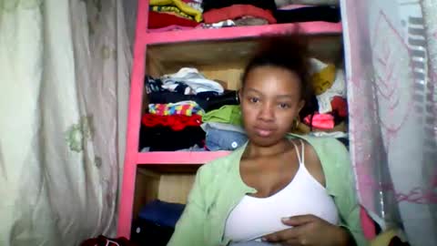 Snapshot of rayana_69 chatting on 06.11.26 rayana_69 online show from 06.11.26