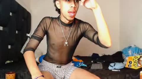 Snapshot of raydevil_ chatting on 11.21.25 Rayn online show from 11.21.25