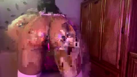 Raye Millian online show from 06.07.26
